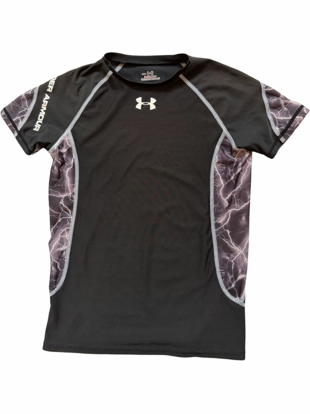 Under Armour Youth Boy XL Fitted Activewear HeatGear Breathable Shirt Top